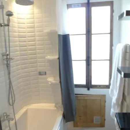 Nest In * Paris