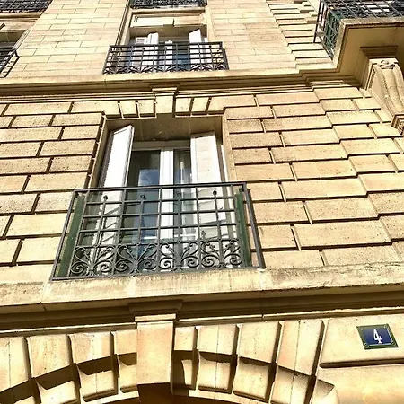 Nest In Paris